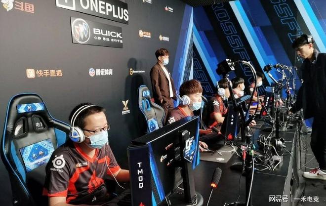 热血沸腾 热血沸腾